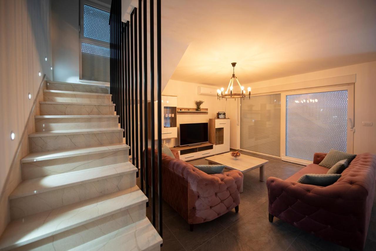 Villa Fidelissima Kastela Bagian luar foto